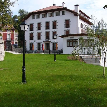 Hotel El Tilo Panes Exteriör bild